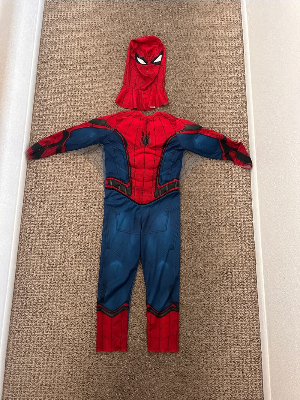 Spiderman homecoming costume - youth medium